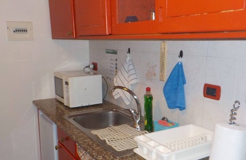 Valleggia House | Holiday Home 'In Campagna Al Mare' with Sea View and Private Terrace