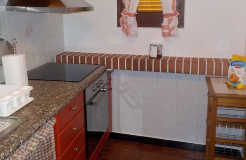 Valleggia House | Holiday Home 'In Campagna Al Mare' with Sea View and Private Terrace