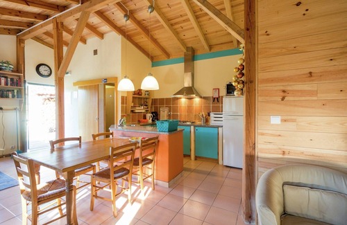 Covas House | Holiday Home in Covas near Serra da Estrela