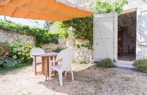 Sossais House | Holiday Home in Puygareau near Poitiers