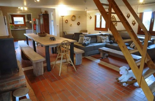 Hour House | Holiday Home in Houyet near Royal Castle