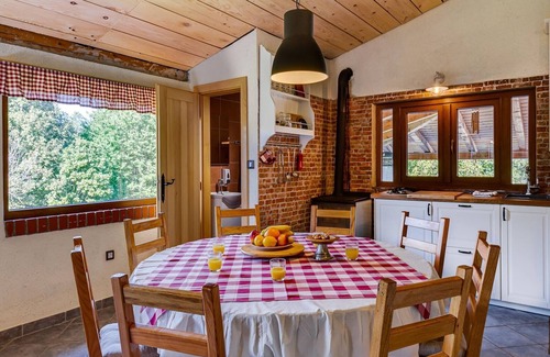 Gornje Dubrave House | Holiday Home in Ogulin with Pool & Rafting