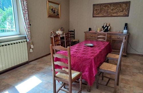 Reipertswiller House | Holiday Home in Reipertswiller near Castle