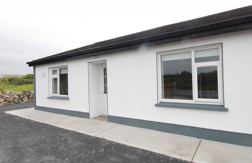 Inverin Apartment | Holiday Home in Rossaveal, Sleeping 6