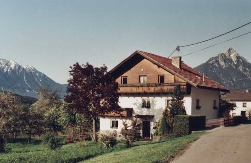 Imsterberg Apartment | Holiday home in Tyrol at 1000 m above sea level with garden and barbecue - Haus Alfred Grall