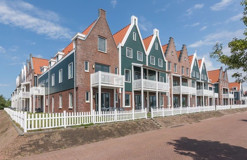 Volendam House | Holiday Home in Volendam near Marina