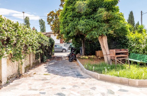 Marina di Carrara House | Holiday Home 'Relax Al Mare' with Private Terrace, Private Garden and Wi-Fi