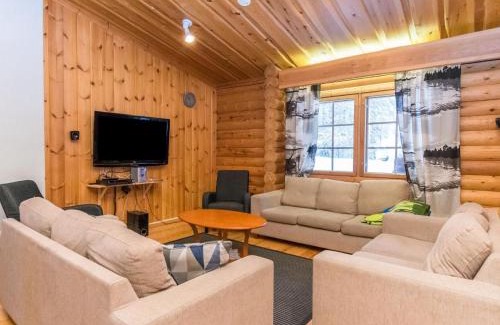 Tormanmaki House | Holiday Home Karhunpesä a by Interhome