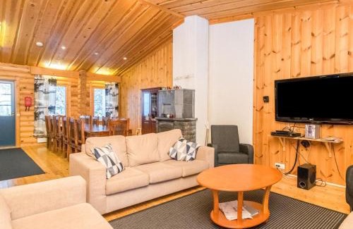 Tormanmaki House | Holiday Home Karhunpesä a by Interhome