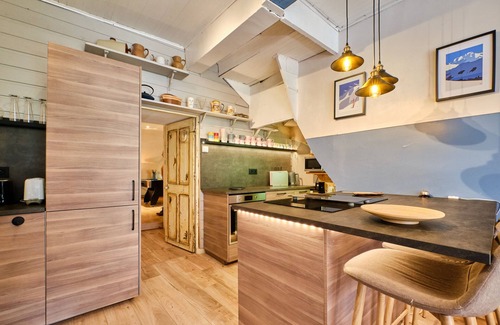 Venosc House | Holiday Home 'L'Aiguille' with Mountain View, Whirlpool, Terrace and Wi-Fi