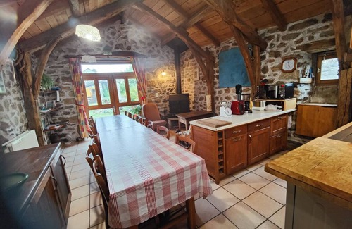 Prevencheres House | Holiday Home 'La Butinerie' with Mountain View, Shared Terrace and Wi-Fi
