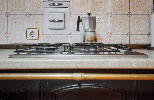 La Pola de Gordon House | Holiday Home 'La Casa De Peredilla' with Mountain Views and Private Garden
