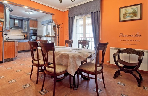 La Pola de Gordon House | Holiday Home 'La Cuadra I I' with Mountain View, Shared Terrace and Wi-Fi