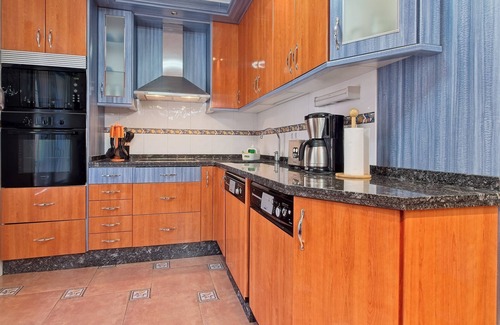 La Pola de Gordon House | Holiday Home 'La Cuadra I' with Mountain View, Shared Terrace and Wi-Fi