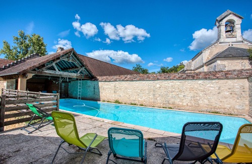 Mayac House | Holiday Home 'La Petite Cour' with Shared Pool, Private Terrace and Wi-Fi
