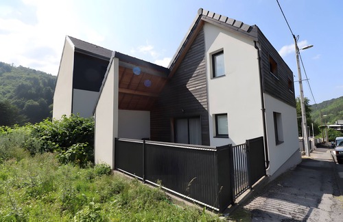 Mont-Dore House | Holiday Home 'La Petite Montille' with Mountain View and Wi-Fi