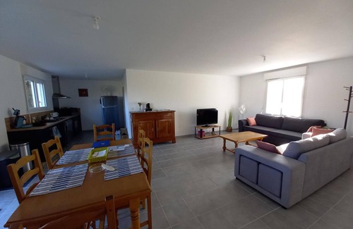 Piegut-Pluviers House | Holiday Home 'Les Granges De Soulagnieux' with Lake View, Private Pool and Wi-Fi