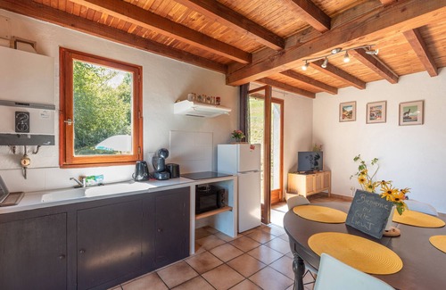Peyrouse House | Holiday Home 'Lieuj' with Mountain View, Private Terrace and Wi-Fi
