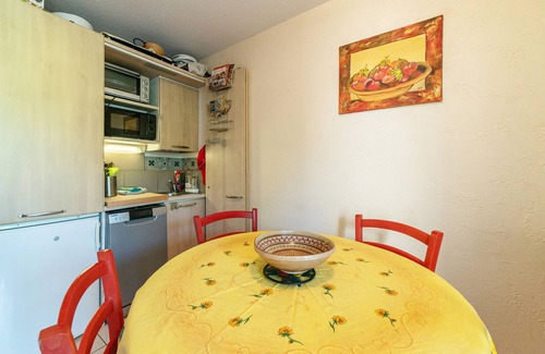 Le Barcares House | Holiday Home 'Marina' with Shared Terrace and Private Garden
