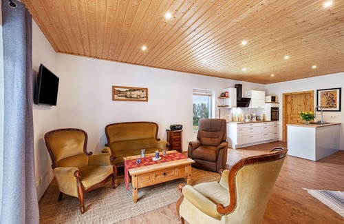 Tarnow House | Holiday Home 'Moderner Bungalow, Rollstuhlgerecht' with Private Terrace
