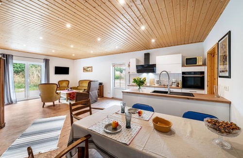 Tarnow House | Holiday Home 'Moderner Bungalow, Rollstuhlgerecht' with Private Terrace