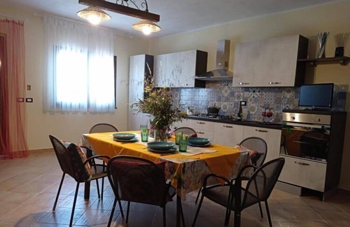 Gaggi House | Holiday Home near Mount Etna with Pool