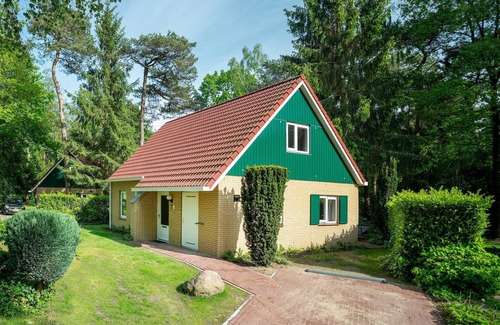 Diessen House | Holiday Home in Diessen with Private Sauna
