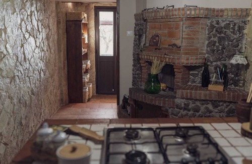 Ragalna Villa | Holiday home on the slopes of Etna .The Aitna Refuge
