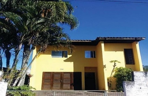 Cananeia House | Holiday home or room with pool