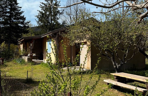 Thorame-Basse House | Holiday Home 'Petit Chalet' with Mountain View, Private Terrace and Private Garden