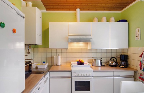 Berumbur House | Holiday Home 'Piet' with Private Terrace, Private Garden and Wi-Fi