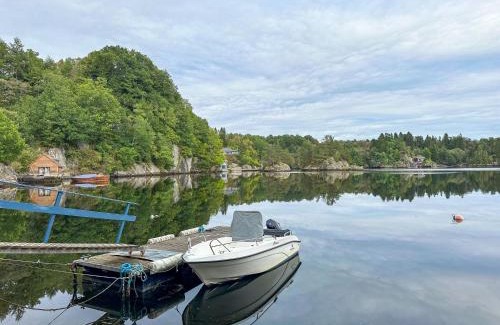 Tysnes House | Holiday Home Rødehuset by Interhome