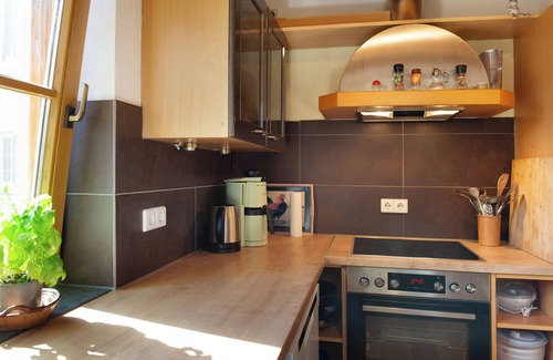 Ostrach House | Holiday Home 'Reis' with Shared Pool, Private Terrace and Wi-Fi