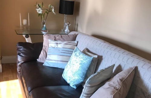 Silvermines House | Holiday Home Rose Garden House, Milltown