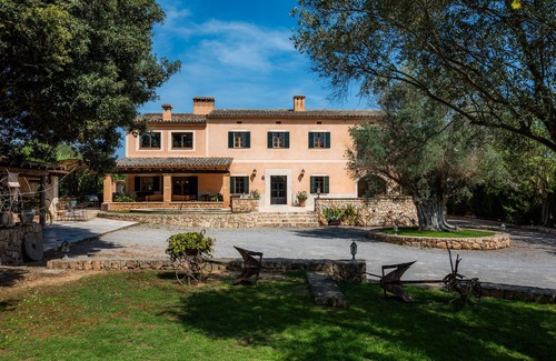 Manacor House | Holiday Home "Son Moix" with Mountain View, Garden, Terraces, Balcony & Pool