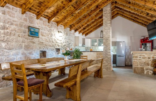 Unesic House | Holiday Home Stari Dvori