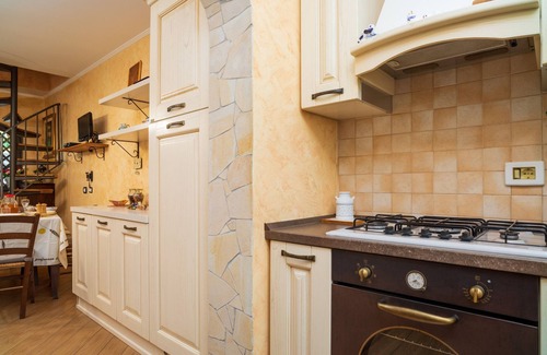 Bronte House | Holiday Home 'Teleferica' with Mountain View, Wi-Fi and Air Conditioning