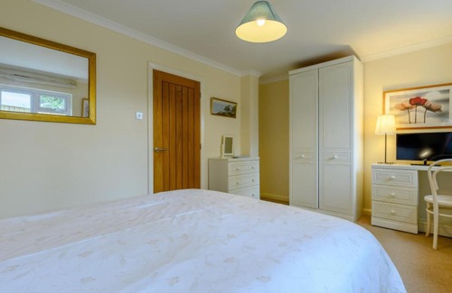 Constantine Bay House | Holiday Home Thia by Interhome