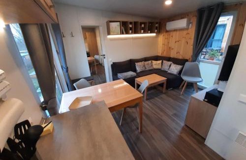 Wemding House | Holiday Home Tiny Haus am Waldsee by Interhome