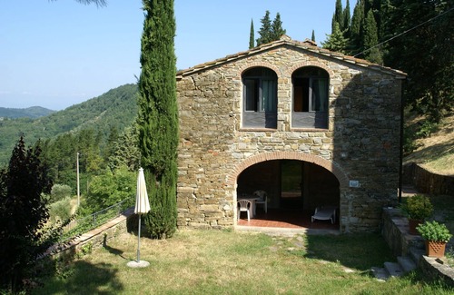 Dicomano House | Holiday Home Tuscany with Pool and Vineyard Views