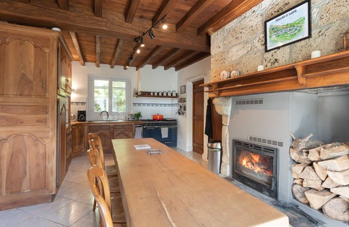 Aydius House | Holiday Home 'Ty Sioul - Vue Montagne' with Mountain View, Private Terrace and Wi-Fi