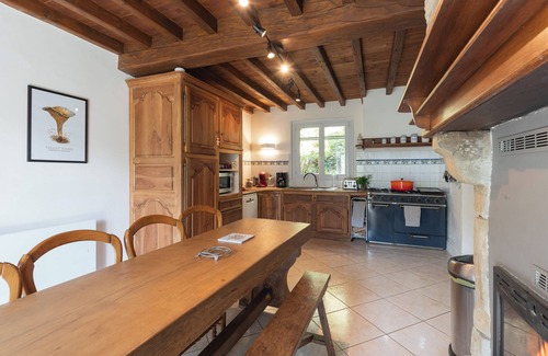 Aydius House | Holiday Home 'Ty Sioul - Vue Montagne' with Mountain View, Private Terrace and Wi-Fi