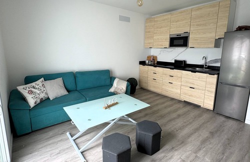 Playa de Arinaga House | Holiday Home 'Us' with Private Terrace and Wi-Fi