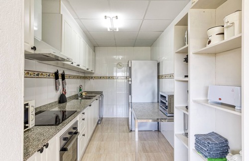 Usall House | Holiday Home 'Usall Rural' with Private Pool, Wi-Fi and Air Conditioning
