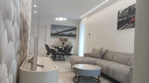 Varese House | Holiday home Varese