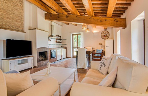 Mombaroccio House | Holiday Home Villagrande Adriatic Pool