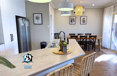 Encounter Bay House | Holiday Home with Private Beach & Stunning Views!