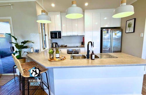 Encounter Bay House | Holiday Home with Private Beach & Stunning Views!