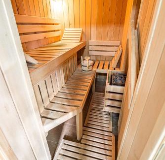 Rovte House | Holiday Home with Hot tub and Sauna Sabina