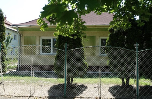 Siofok House | Holiday home with internet and garage